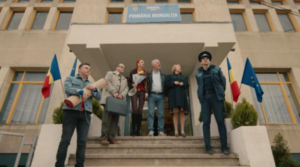 vedeta bebe de la mangalita vine sa semneze un contract de antreprenoriat iar primarul face un accident de circulatie