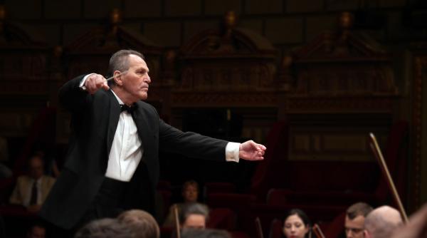 cristian mandeal si filarmonica din targu mures concert aniversar 70 de fiecare data cand revin incerc sa daruiesc orchestrei tot ceea ce inaintasii lor mi au daruit mie
