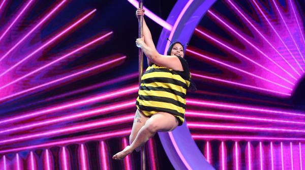 cheloo impresionat de momentul unei concurente din america credeti ma ca nu este simplu ce a facut ea