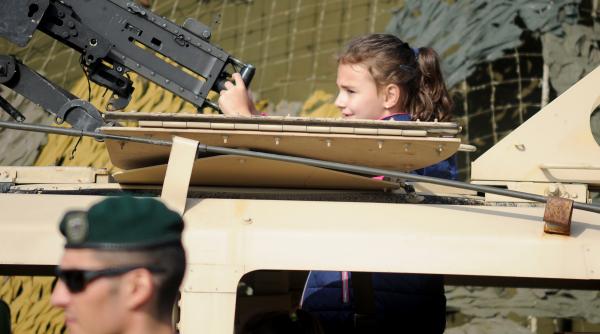 ziua armatei romane sarbatorita in parcul carol din bucuresti