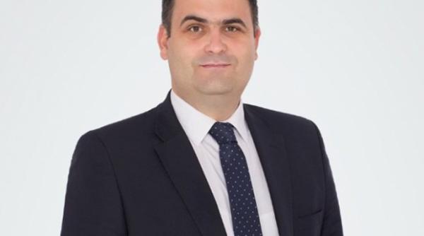 gabriel les impartasesc perceptia celor ce gasesc inacceptabila migrarea catre politica a unui general al armatei