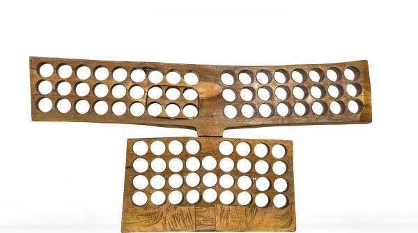 sultana si ovidiu maitec dana si stephane maitec in expozitia lemn aur lumina la muzeul national de arta al romaniei