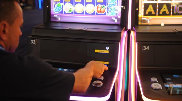 jaf ca n filme la o sala de jocuri de noroc din constanta hotii au fugit cu 37 000 de lei