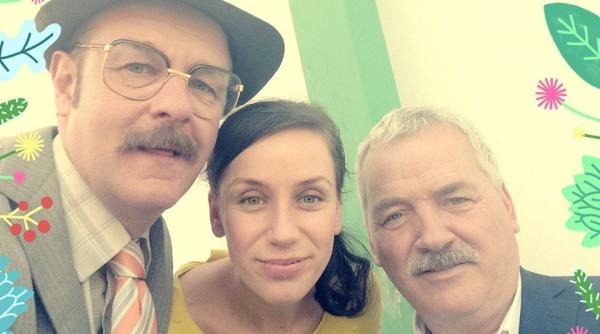 actorul teo corban interpretul primarului joaca alaturi de fiica sa ioana in serialul de comedie mangalita