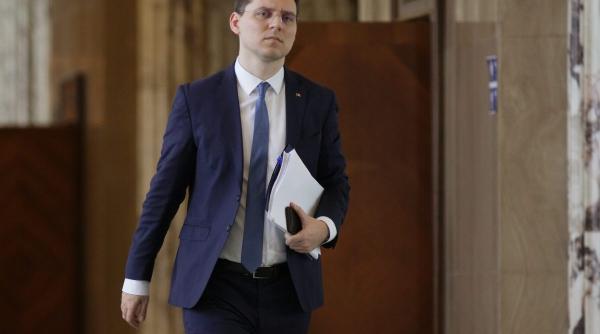 viorica dancila ii da sah mat lui iohannis victor negrescu propus pentru postul de comisar european