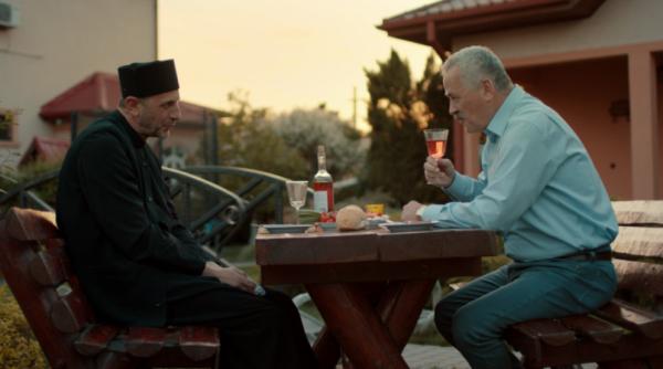 primarul stelian manole vrea sa faca un parc de distractii in mangalita iar marcel suflatorul de frunze sef face o descoperire socanta