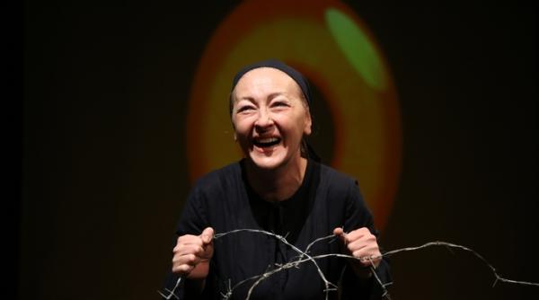 va asteptam la teatru la tnb