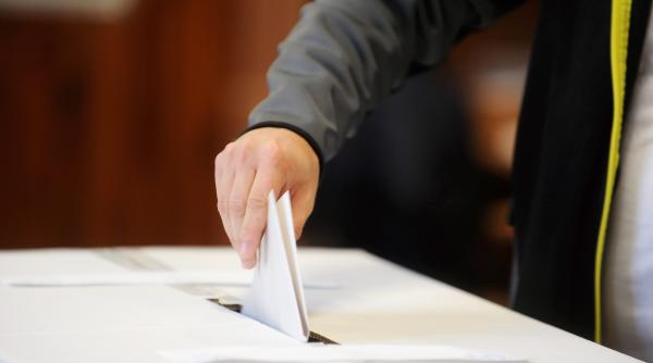 alegeri prezidentiale 2019 numarul buletinelor de vot a fost suplimentat pentru doua sectii din valcea