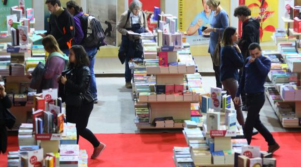 gaudeamus 900 de evenimente cu carte