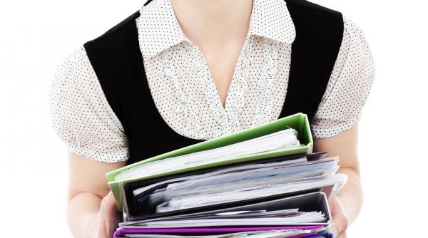 deprofesionalizarea si expertii doar pe baza de diploma