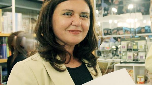 regina nebunilor intre fictiune si realitatile din spitalele romanesti