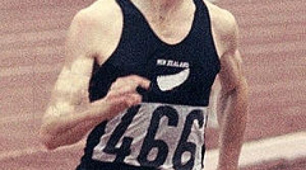 atletism neozeelandezul peter snell triplu campion olimpic a suferit o criza cardiaca