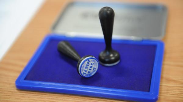 alegeri prezidentiale 2019 o femeie a murit in fata unei sectii de votare din arges