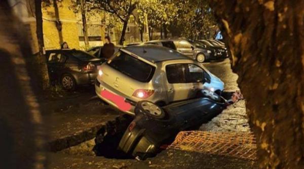 doua masini au cazut una peste alta intr un crater urias nesemnalizat in bucuresti