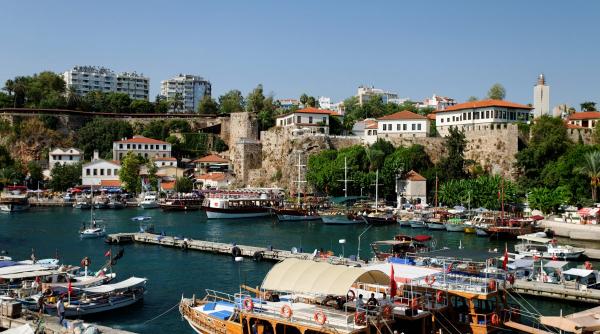 destinatiile vedeta sunt in zone insorite