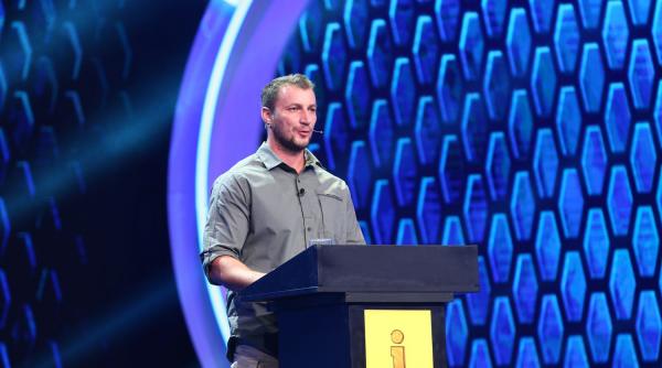 marian godina a venit la iumor pentru a i face o surpriza lui cheloo il admir foarte mult pe cheloo