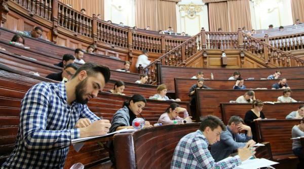 8 876 de absolventi ai universitatilor de medicina si farmacie vor participa duminica la concursul de intrare in rezidentiat