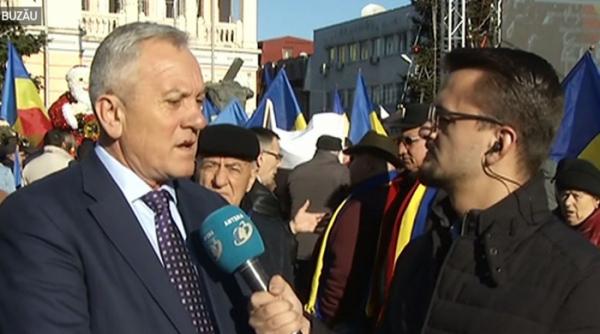 buzau in jur de 500 de persoane la mitingul impotriva demiterii cercetatorului costel vinatoru de la banca de gene vegetale