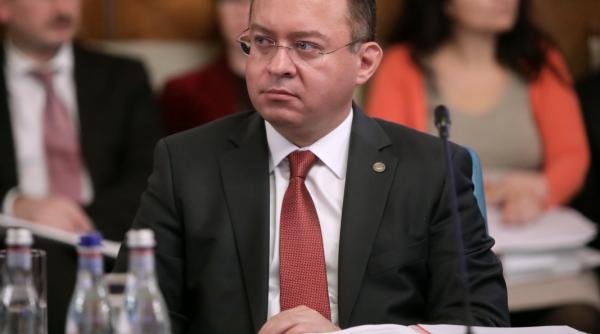 aurescu referitor la pensiile speciale pentru diplomati este o meserie care justifica o retributie pe masura