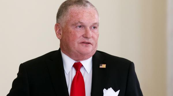 ambasadorul sua pentru mine e un miracol ca romania si poporul roman au scapat de regimul comunist acum 30 de ani