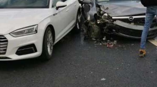 accident in lant pe autostrada a1 cinci persoane ranite