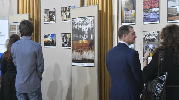 transformarea romaniei in ultimii 30 de ani surprinsa in expozitia then and now organizata de ambasada sua la icr