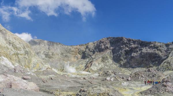 eruptie vulcanica in noua zeelanda bilantul creste la 19 morti