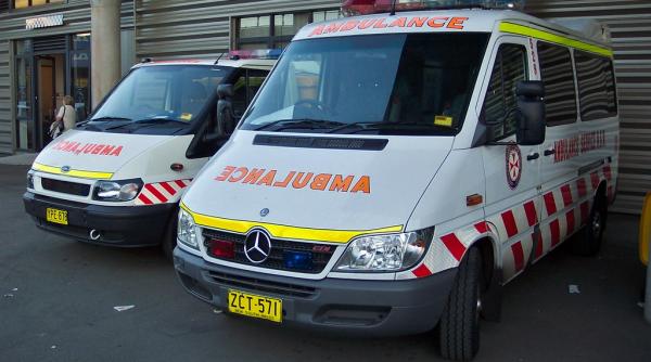 cinci persoane spitalizate dupa o busculada creata de o promotie de craciun intr un mall australian