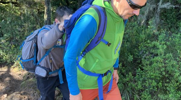 un nevazator roman ajunge pe masivul kilimanjaro