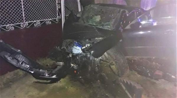 accident mortal in seara de craciun in arges o tanara de 24 de ani a murit iar alti tineri au fost raniti grav