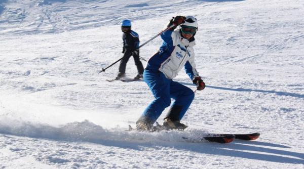 politistii actioneaza pentru identificarea persoanei care a accidentat un copil pe partia de schi din sinaia