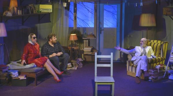 teatrul dramaturgilor romani anunta premiera spectacolului exista nervi