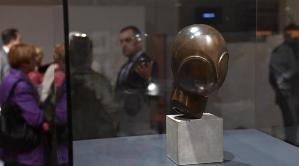 record brancusi sublimarea formei vazuta de peste 1 000 de persoane pe zi la bruxelles in vacanta de iarna in total 85 000 de vizitatori in trei luni