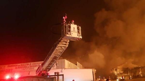 incendiul la fabrica de saltele din urlati nu a inca fost lichidat