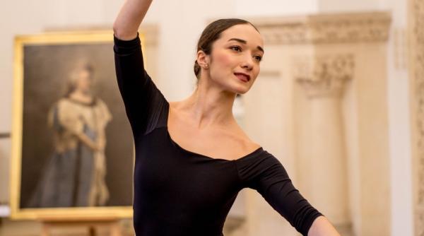 gala de balet carmen sylva balerinii oleg ivenko si marina minoiu pe scena tnb intr un moment original dedicat reginei elisabeta a romaniei