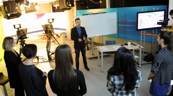 aurelian ciocan proful de dictie de mai bine de zece ani asistam la un transfer al comunicarii orale in scris