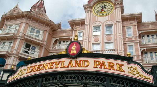 disneyland din hong kong se va inchide temporar din cauza epidemiei de pneumonie virala