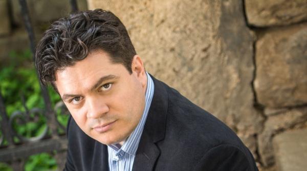 dirijorul roman cristian macelaru distins cu premiul grammy pentru cea mai buna interpretare instrumentala solo