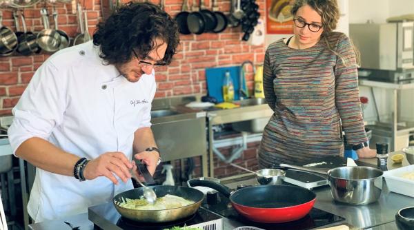curs de gatit cu chef florin dumitrescu pentru castigatorului aplicatiei chefi la cutite