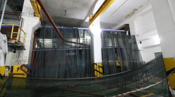 metroul zburator sta infipt in parapet de 1 an