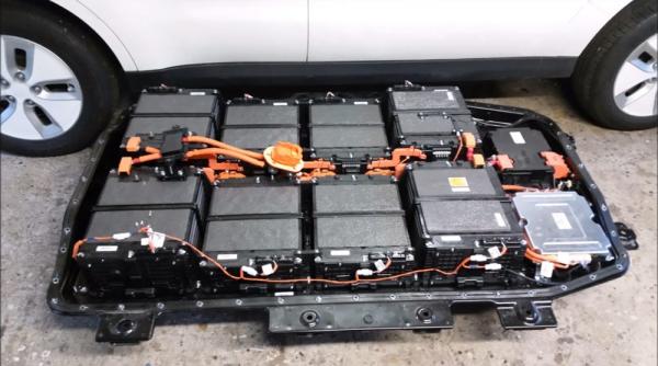 rasar noi fabrici goana dupa baterii