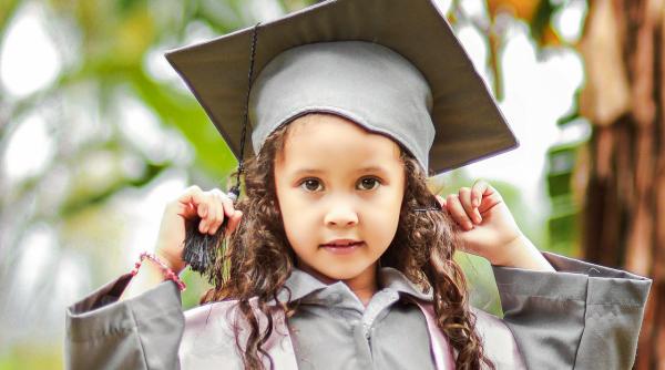 copiii cu iq ridicat au acum propriul program de educare si consiliere