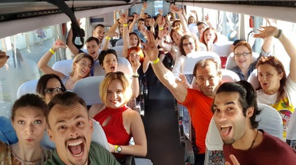 romanii prefera sa plateasca cu bani cash in calatorii impatimitii shoppingului in vacante