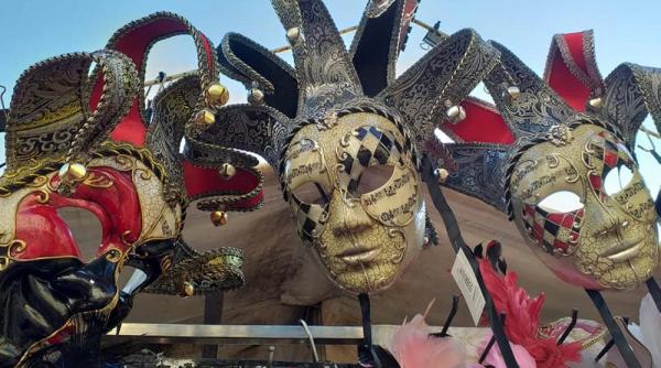 carnavalul de la venetia noua secole de traditie italiana