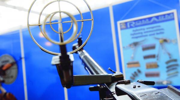 industria de aparare impinsa pe teren minat