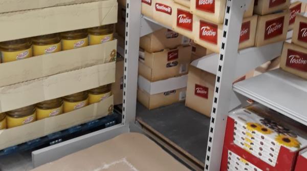 romanii au luat cu asalt magazinele penntru a si face provizii