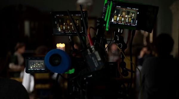 filmul romanesc straluceste la berlinala cristi puiu a castigat premiul pentru cel mai bun regizor la sectiunea encounters cu malmkrog cel mai recent proiect al sau