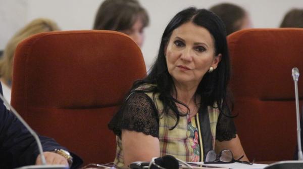 contractul incheiat in cauza pintea parafat cu fix un an inainte de pretinsul flagrant delict al dna