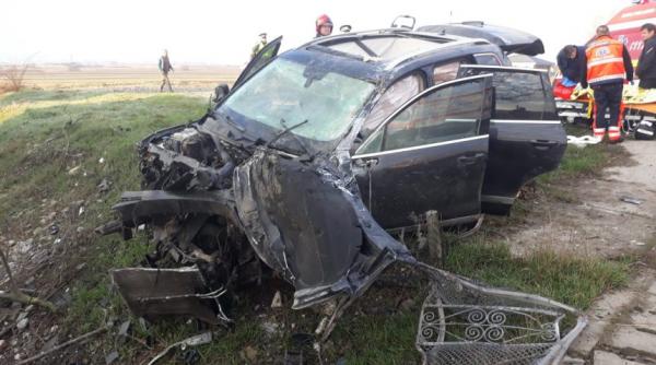 accident teribil in bistrita nasaud au intrat cu masina intr un cap de pod un mort si trei raniti