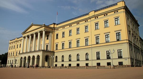 norvegia inchide porturile si aeroporturile de luni pentru a opri coronavirusul